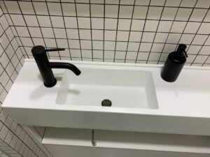 Столешницы из искусственного камня для ванной 